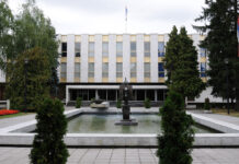 ENTITET POGNUTIH GLAVA I POKRIVENIH USTA